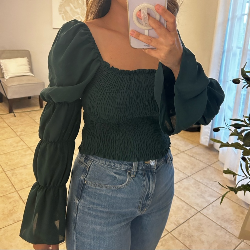 Green puff sleeve smocked top